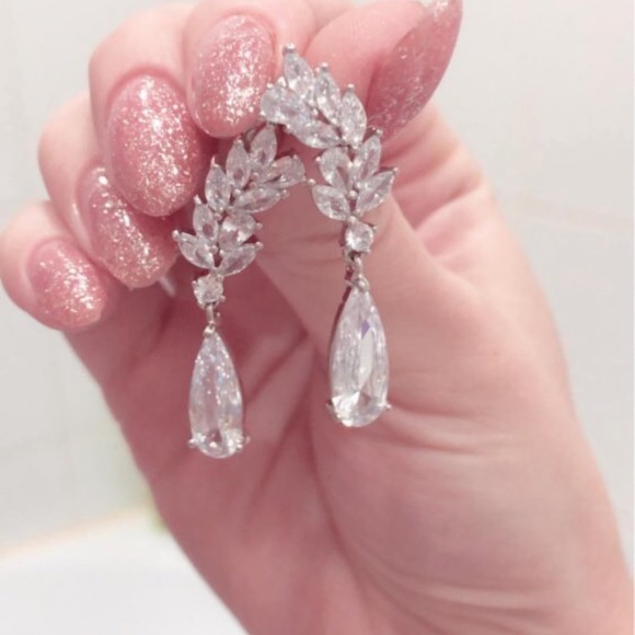 Zircon water drop crystal pendant drop earring - Picture 1 of 8